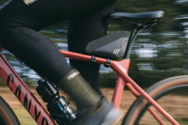 TAILFIN-REAR-TOP-TUBE-BAG-LAUNCH-13