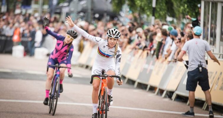 Women's on top: Jasmine Dotti - Photo by: Roversi Daniele (header)